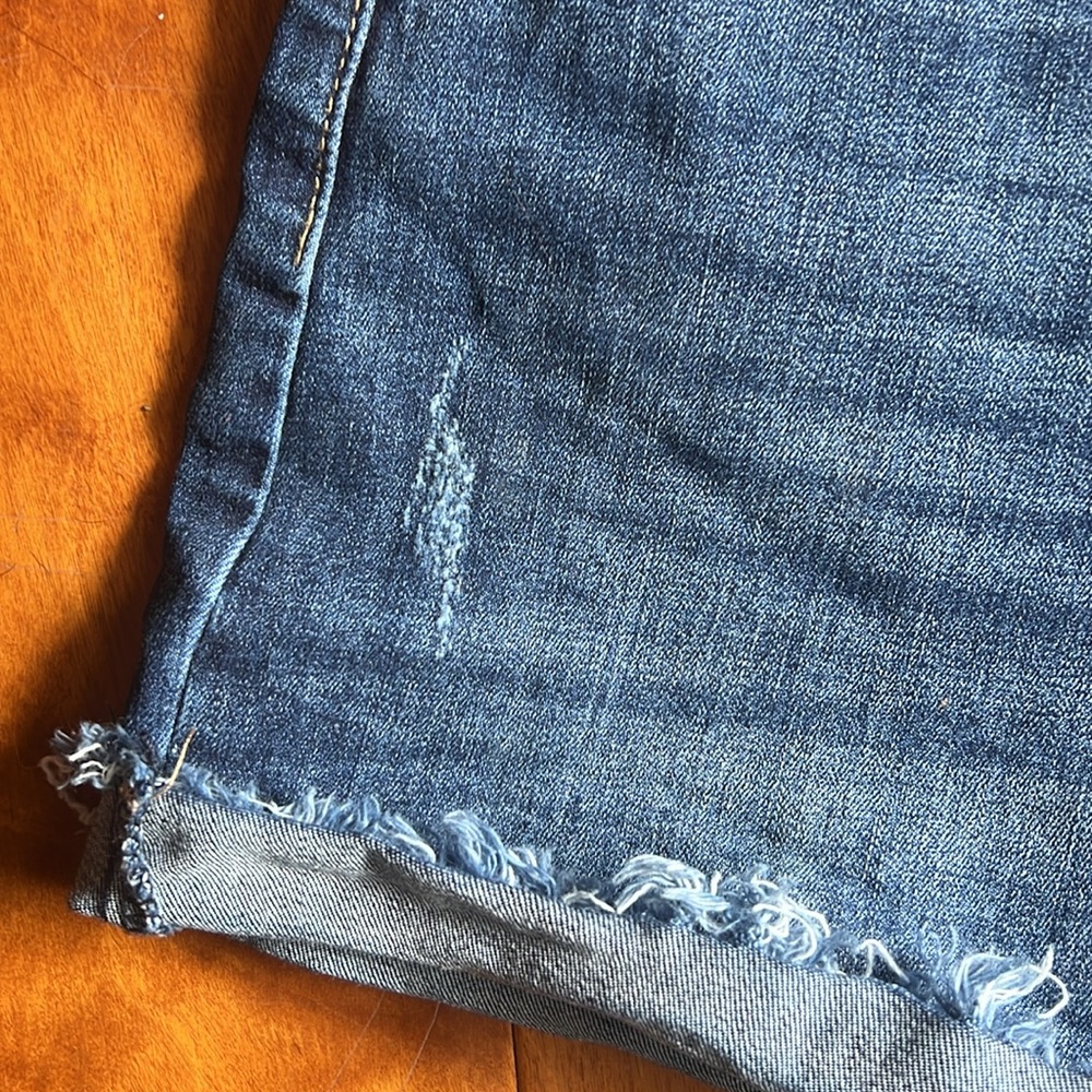 KanCan Dark Wash Frayed Cuff Denim Shorts 11 / 29 Distressed Mid Rise Casual - Picture 5 of 12